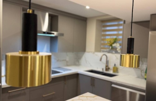 Richmond Hill House | Luxury 2BR/2BA Retreat + Netflix + Free Parking –Lake Wilcox-Richmond Hill-VRBO