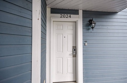 Oro-Medonte Condo | Luxury 2BR King Condo – with Pool & Spa Access