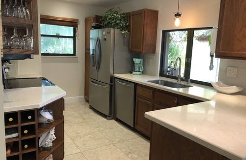 Bella Vista Villa | Luxury 3/2 Jupiter Beach bungalow walk to beach private backyard oasis