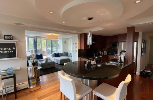 Downtown Vancouver Villa | Luxury 3-Bed Ocean View Penthouse – Yaletown, Vancouver (3-Month Min, Pets OK)