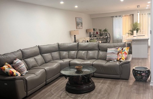 Fisherville House | Luxury 3-Bedroom, 2 story house at the border of Vaughan and Toronto