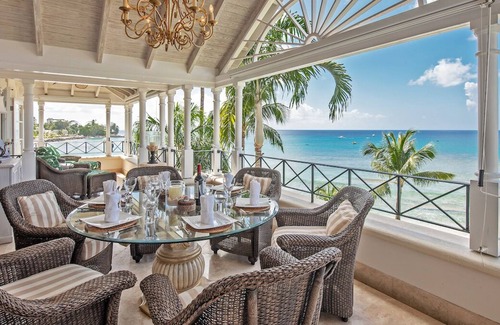 Schooner Bay Apartment | Luxury 3-bedroom beachfront penthouse