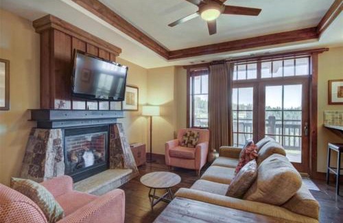 Peak 8 Apartment | Luxury 3 Bedroom Ski In, Ski Out One Ski Hill Residence Located At The Base Of Peak 8 With Hot Tub Access