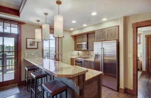 Peak 8 Apartment | Luxury 3 Bedroom Ski In, Ski Out One Ski Hill Residence Located At The Base Of Peak 8 With Hot Tub Access