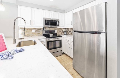 Brush - Stewarts Condo | Luxury 3BR Direct Oceanfront Beach Villa Lazy River Pools Wyndham Ocean Walk Resort Daytona Beach