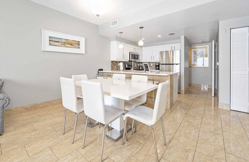 Brush - Stewarts Condo | Luxury 3BR Direct Oceanfront Beach Villa Lazy River Pools Wyndham Ocean Walk Resort Daytona Beach