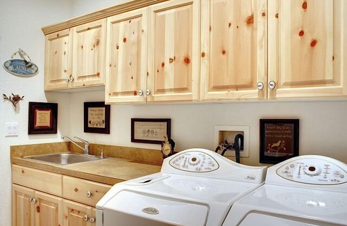 Castle Glen Estates Cabin | Luxury 4 Bd Family Cabin In The Exclusive Castle Glen Estates