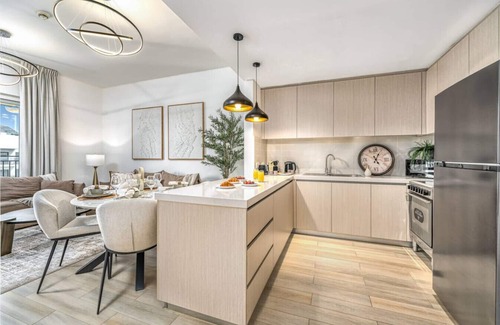 Abu Dhabi Apartment | Luxury 4BR, Yas Island by Ferrari World & Yas Mall