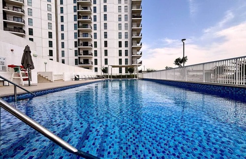 Abu Dhabi Apartment | Luxury 4BR, Yas Island by Ferrari World & Yas Mall
