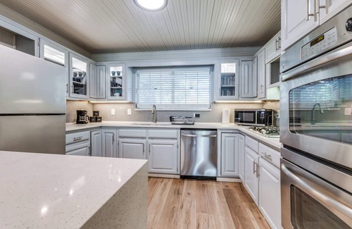 Dallas House | Luxury 5BR Home w/Pool, Cinema & Game Room