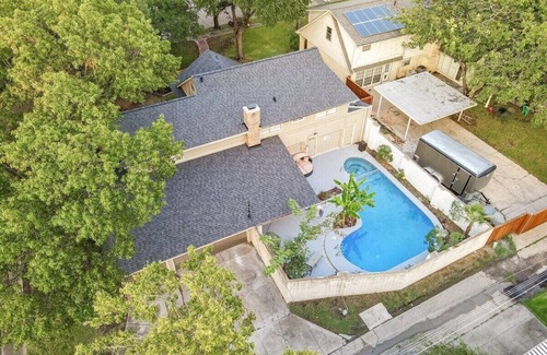 Dallas House | Luxury 5BR Home w/Pool, Cinema & Game Room
