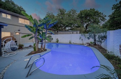 Dallas House | Luxury 5BR Home w/Pool, Cinema & Game Room