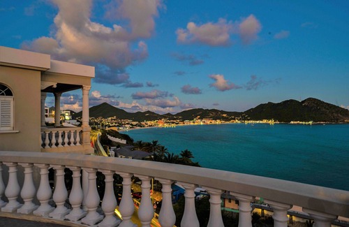 Philipsburg Villa | LUXURY 6 BR. Ocean View - Villa Kimon With a Pool.
