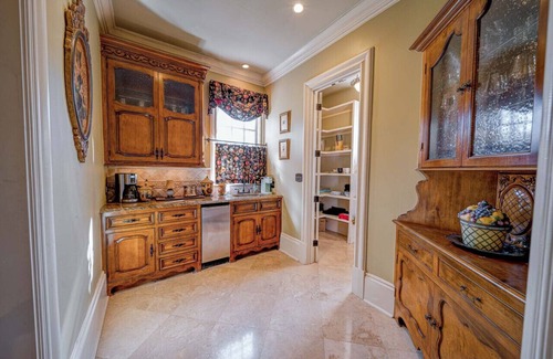 Atlanta House | Luxury 9BR Atlanta Mansion | Pool, Theater, Event Space