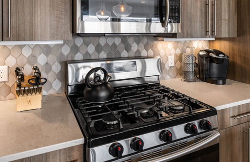 Bozeman House | Luxury Accommodations on the Park with Big Mountain Views