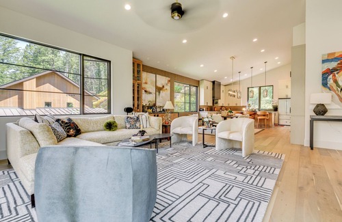 Warm Springs House | Luxury Alpine Home w/Hot Tub: 1 Mi to Sun Valley!