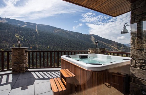 Soldeu Apartment | Luxury Alpine Residence with Hot Tub