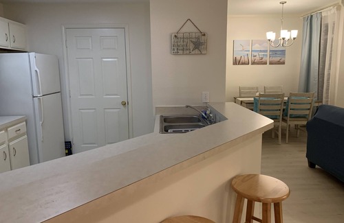 Clearwater Condo | Luxury and charming 2Bdrm condo, minutes from Clrwtr beach!nNEW 2025 BATHROOMS!
