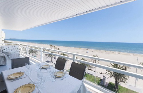 Grao de Gandia Apartment | Luxury apartment direct to the sea in Gandia Beach