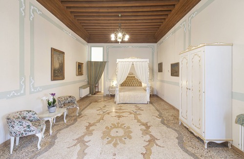 Santa Croce Apartment | LUXURY APARTMENT IN HISTORIC PALACE IN VENICE