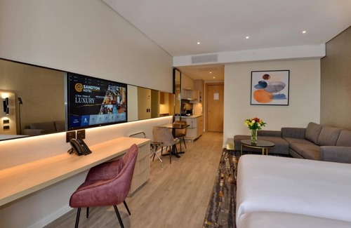 Greater Johannesburg Metropolitan Area Apartment | Luxury Apartment Sandton/NO LOAD SHEDDING/Central Sandton