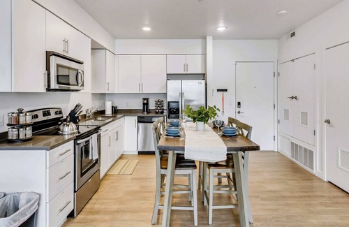 Salt Lake City Apartment | Luxury Apartment - Heart of Sugarhouse - Pool