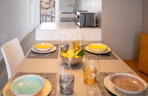 Procchio House | Luxury apartment with private access to the sea.