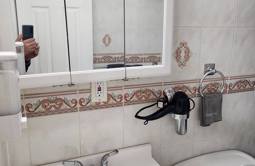 East New York House | Luxury Apartment With Free Wine