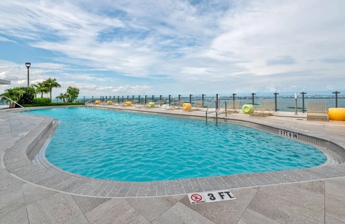 Allapattah Apartment | Luxury Apt in Miami w/ pool & spa in the rooftop