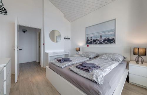 Tice Apartment | Luxury apt w shared pool 3 balconies and terrace
