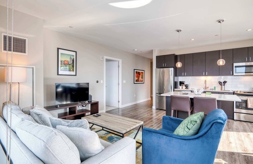 Seaport District Apartment | Luxury Apt with Gym In Seaport