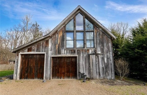 Peninsula House | Luxury Barn with Best View in the Cuyahoga National Park.
