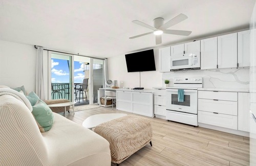 Punaluu Condo | Luxury Beachfront Condo