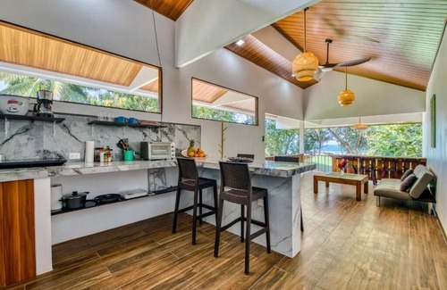 Cocles Apartment | Luxury Beachfront 2BR Apartment with Oceanview Terrace with AC