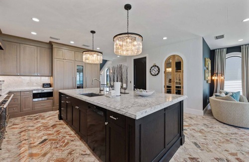 Anna Maria Apartment | Luxury Beachfront Home w/Pool, Spa, Gulf Views