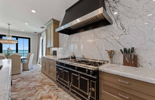 Anna Maria Apartment | Luxury Beachfront Home w/Pool, Spa, Gulf Views