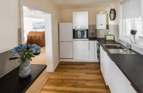 Totland Bay Apartment | Luxury Beachside Apartment