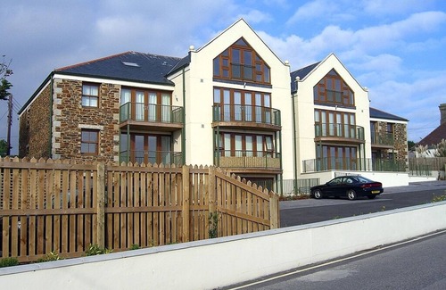 Praa Sands Apartment | Luxury Beachside Penthouse with Stunning Sea Views