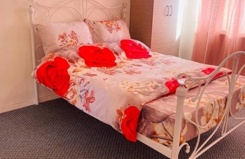 Goodmayes Condo | Luxury Beautiful Bedroom Near Rail station London