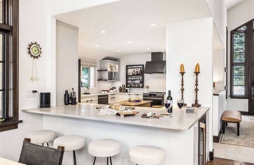 Avon Villa | Luxury Beaver Creek 7-Bed Golf Retreat | Central Air, Hot Tub, Golf Views