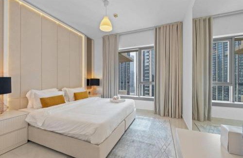 Downtown Dubai Apartment | Luxury Burj Khalifa & Fountain View Apartments Steps to Dubai Mall by Simply Comfort
