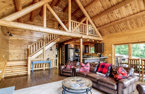 Gilead Cabin | Luxury Cabin nr Sunday River: Mtn Views, Hot Tub, Fire Pit: Ski, Leaf Peep, ATV