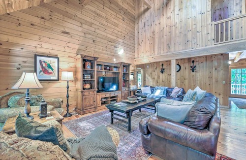 Sapphire House | Luxury Cabin with Deck Less Than 5 Miles to Sapphire Valley!