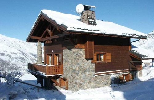 Les Menuires Ski Chalet | Luxury Chalet with sauna, located right on the slopes in Les Menuires