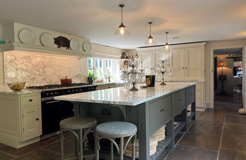 Walton-on-Thames House | Luxury characterful home in 1 acre with pool in Burhill Park Golf Club, Surrey