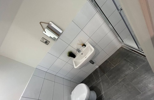 Bradford Apartment | Luxury City Stay Apartment - Great for City Visitors and Contractors Alike! 320