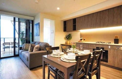 Adelaide Central Business District Apartment | Luxury City Zen Apt - Rundle Mall - Gym - BBQ