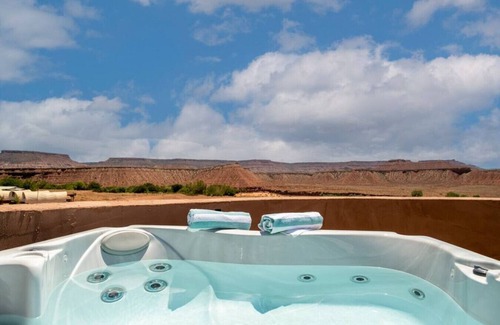 Virgin RV Rental | Luxury Cliff Dwelling Perfect For Families W/2 QB