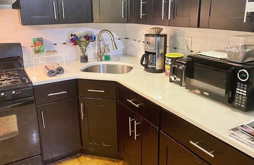 East Norwich House | Luxury Condo Apt. for 4: Persons: w/ Pvt. Entrance