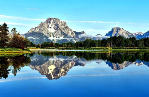 Conwy Cottage | Luxury cottage with hot tub, sauna + mountain view
